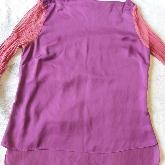 Tahari Hi-Low Blouse - Picture 2 of 6